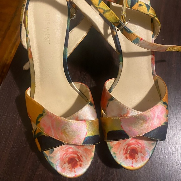 Nine West Shoes - Nine West shoesVery comfortable sandals Nine West size 8 multi colors